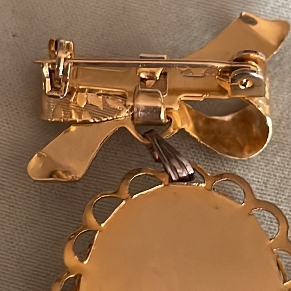 Vintage Floral Brooch Resin Pressed Real Flowers Pin gold tone - Picture 5 of 7